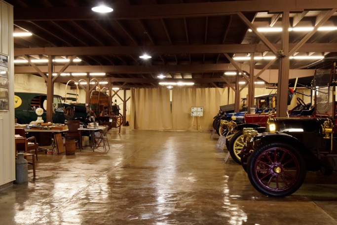 062 Garage Area DSC03690_DxO